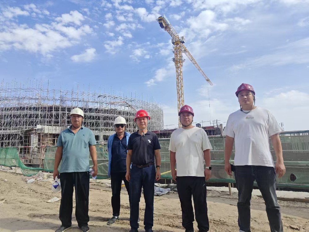 建工学院组织学生进行现场教学